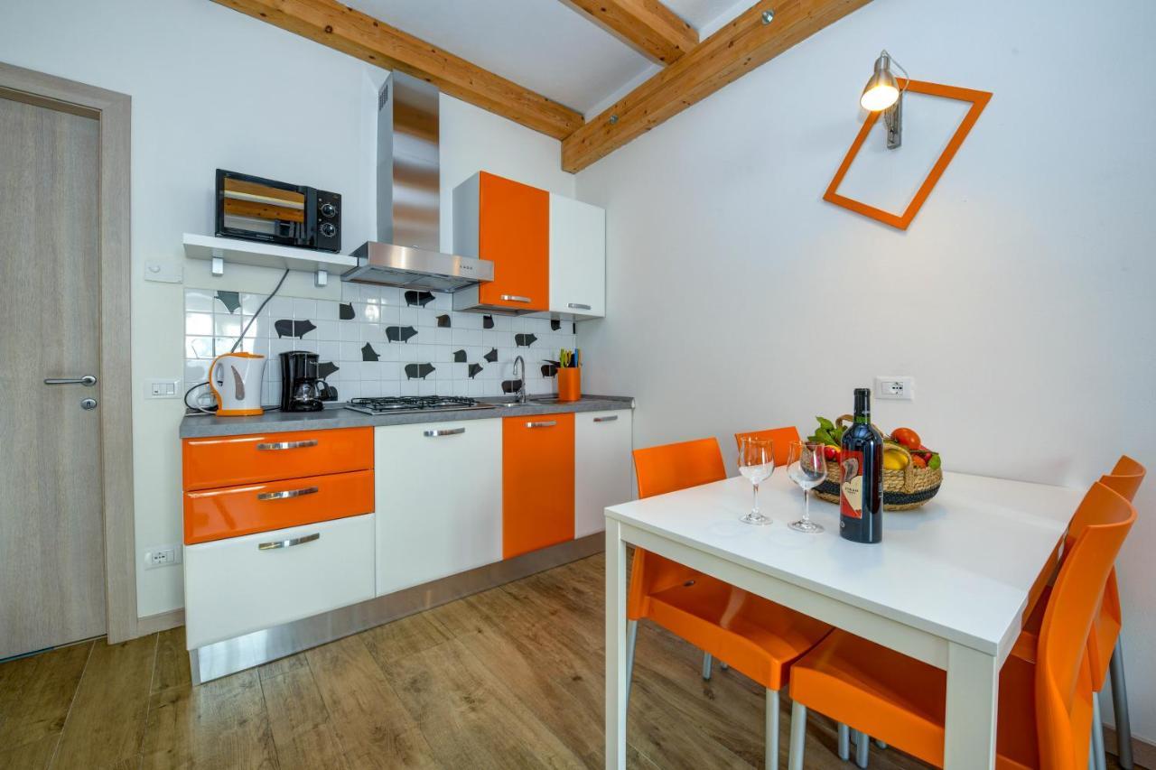 Casa Nel Borgo - Il Picchio Apartment Tremosine Exterior photo