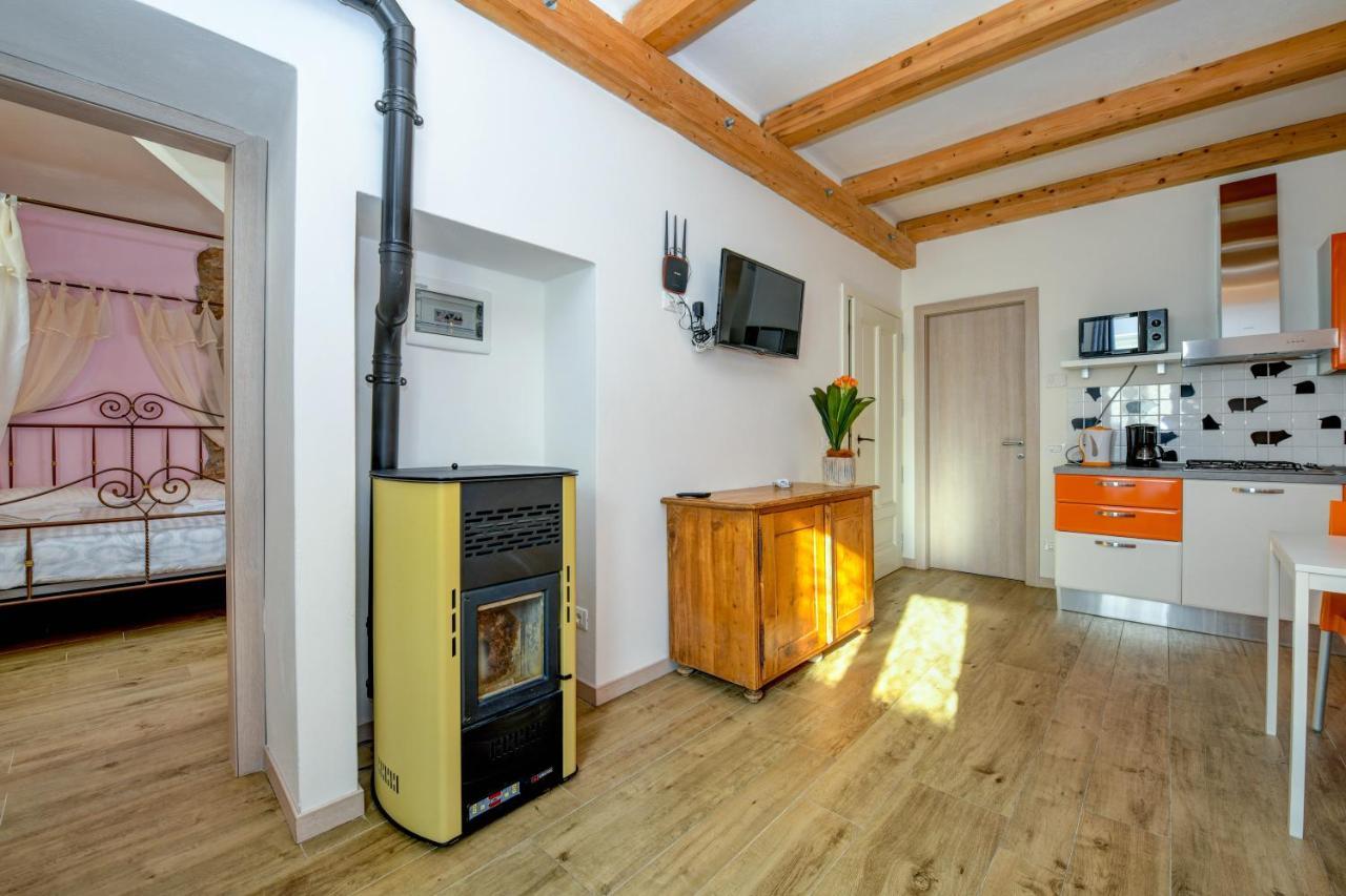 Casa Nel Borgo - Il Picchio Apartment Tremosine Exterior photo